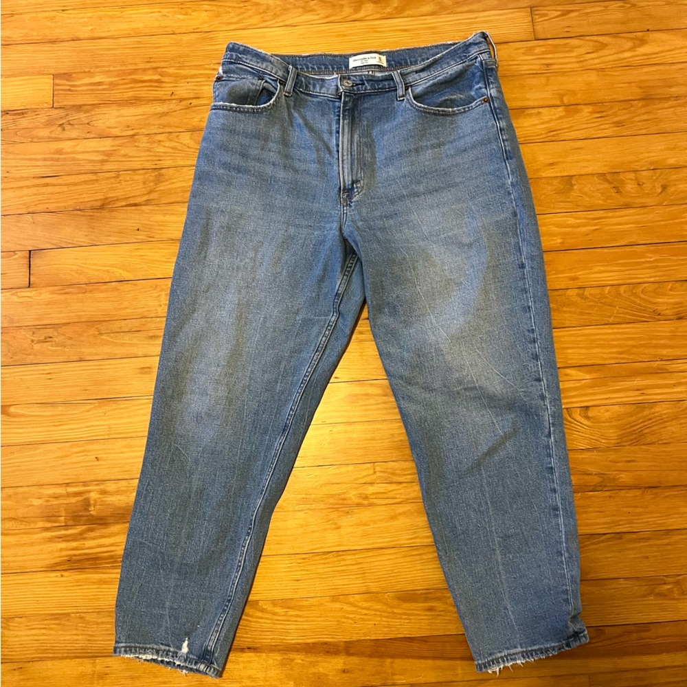Women Abercrombie High Rise Mom Jeans